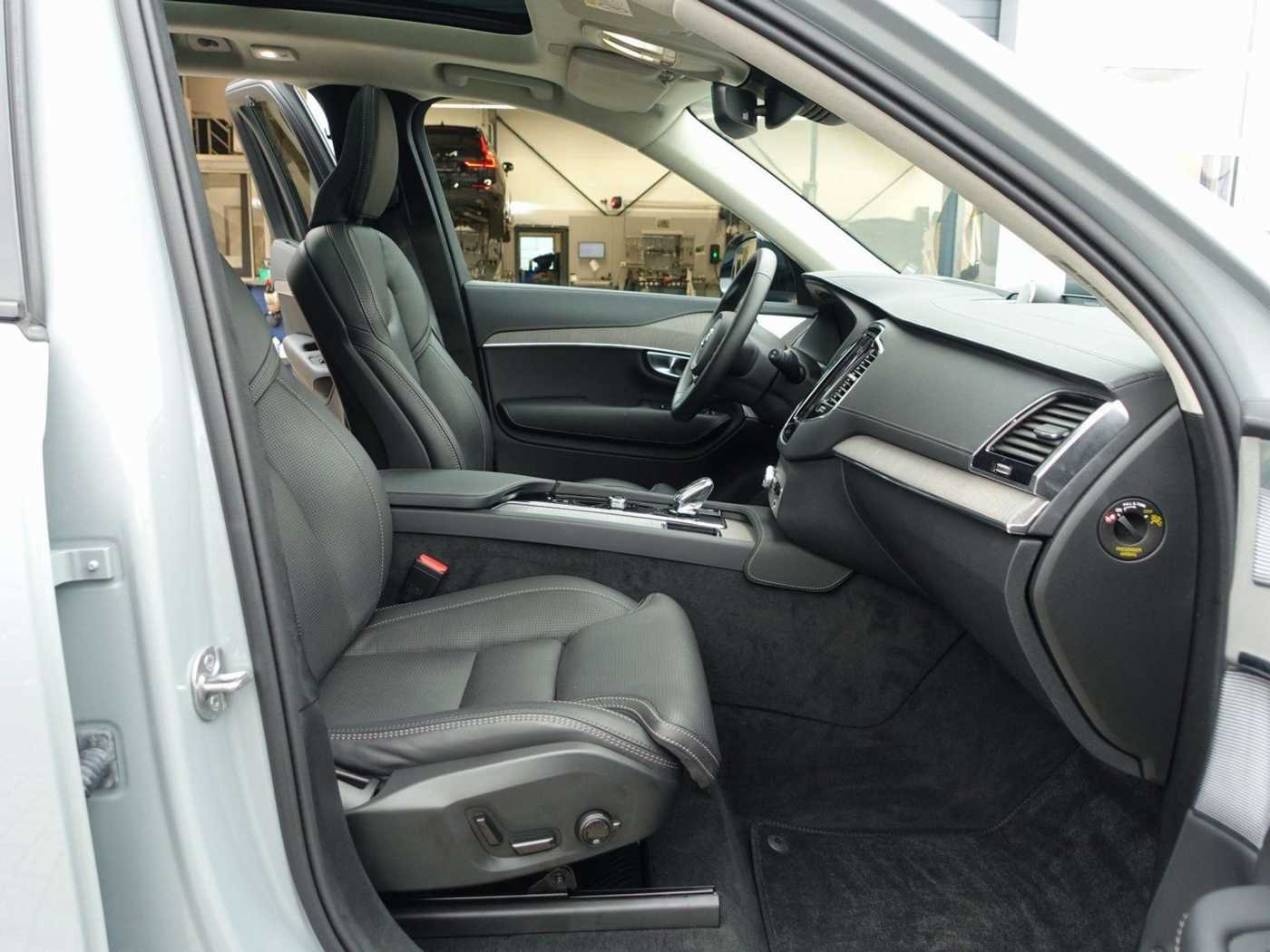 Volvo  Ultra Dark T8 AWD/Massage/360°/FourC/AHK