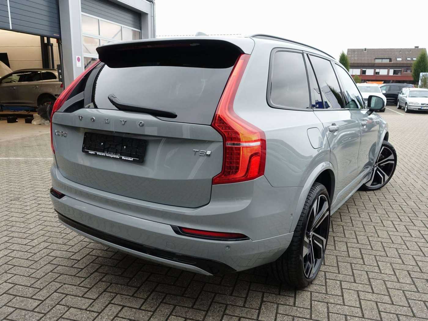 Volvo  Ultra Dark T8 AWD/Massage/360°/FourC/AHK