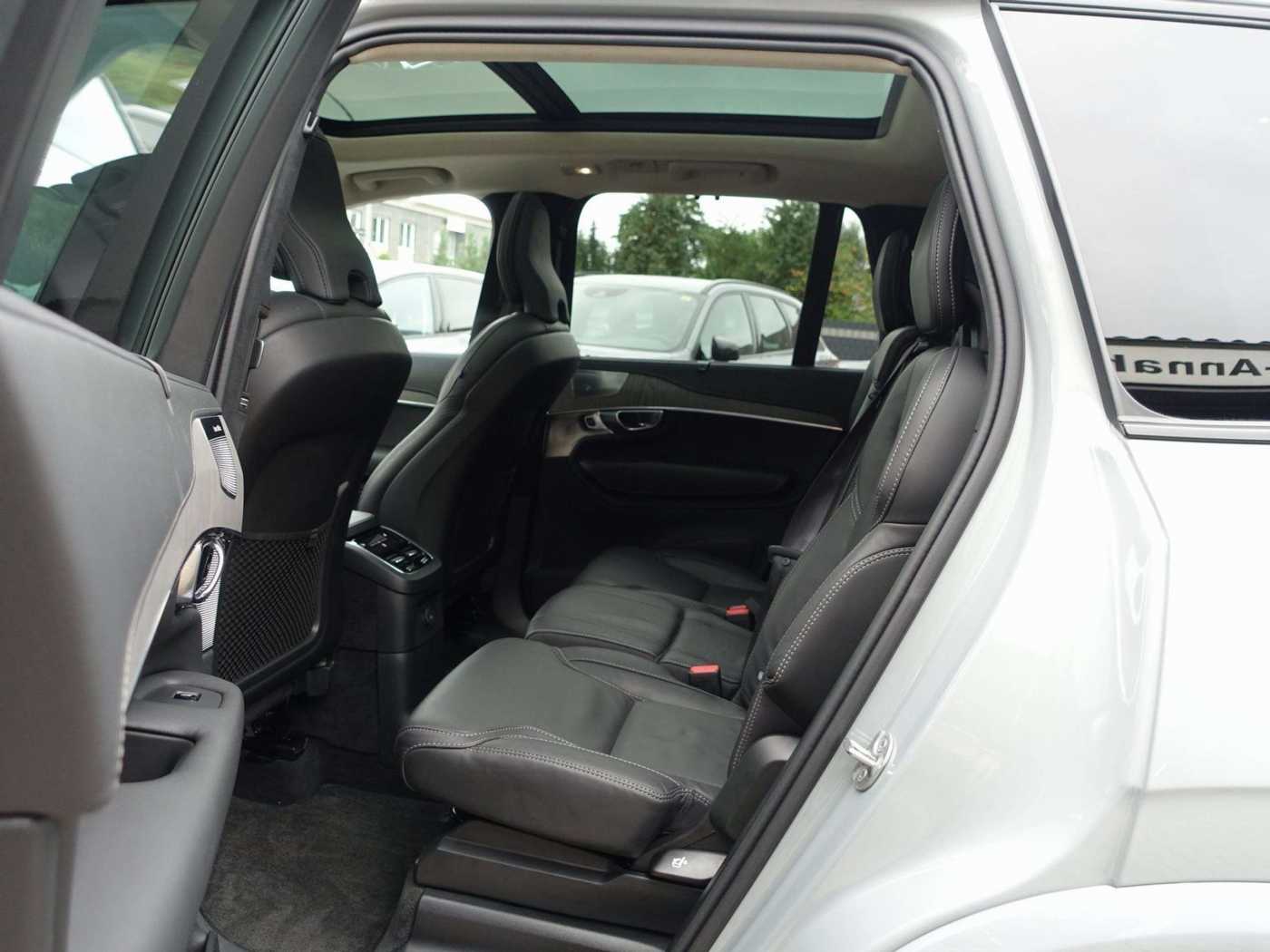 Volvo  Ultra Dark T8 AWD/Massage/360°/FourC/AHK