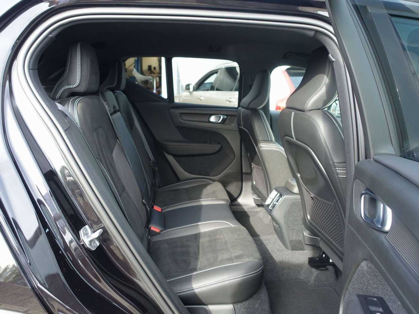 Volvo  D4 AWD R-Design Kamera/H&K/Standheiz. /AHK