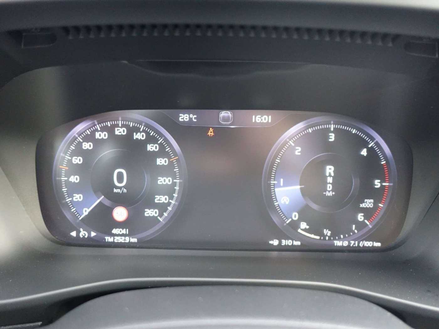 Volvo  D4 AWD R-Design Kamera/H&K/Standheiz. /AHK