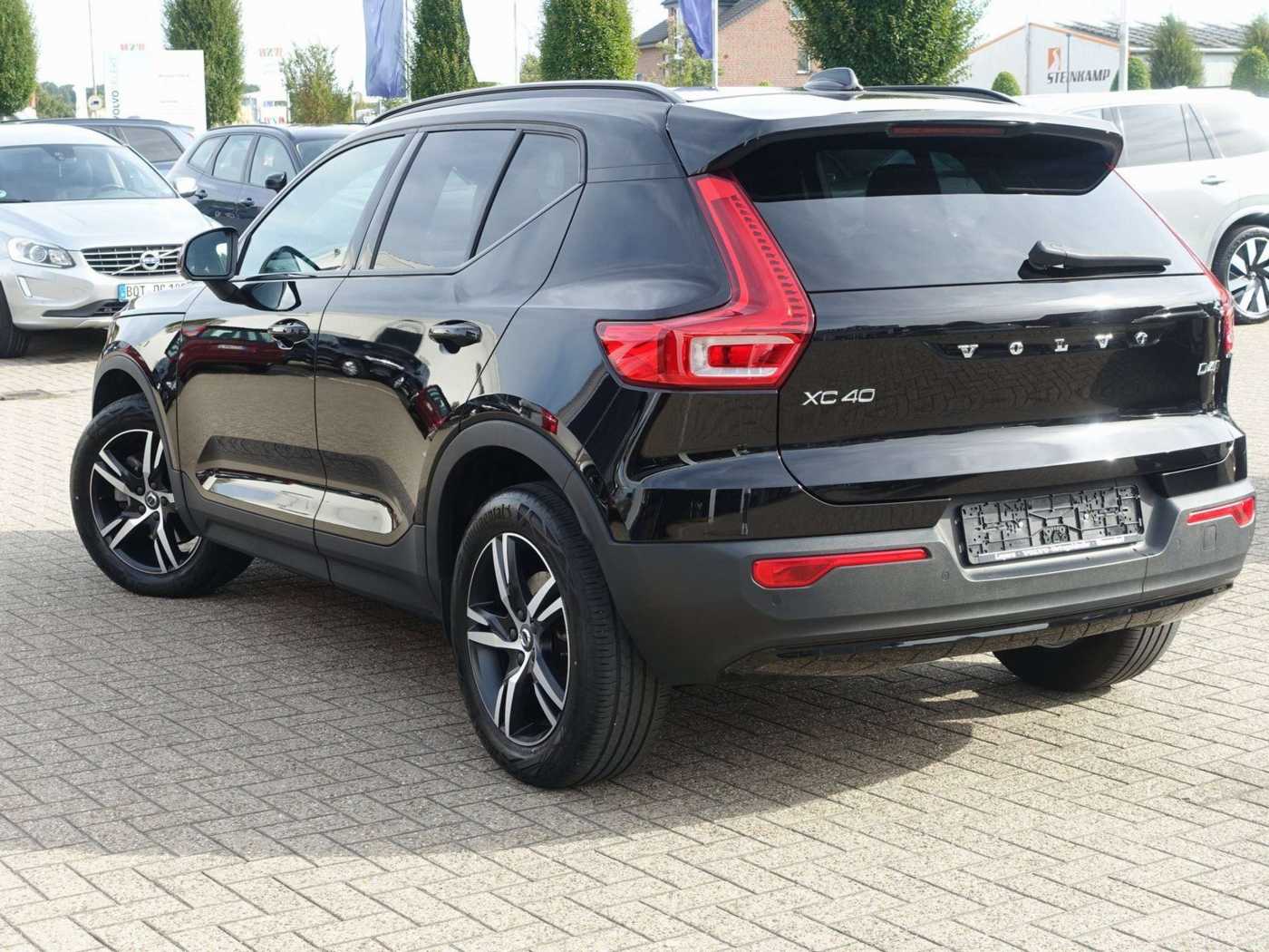 Volvo  D4 AWD R-Design Kamera/H&K/Standheiz. /AHK