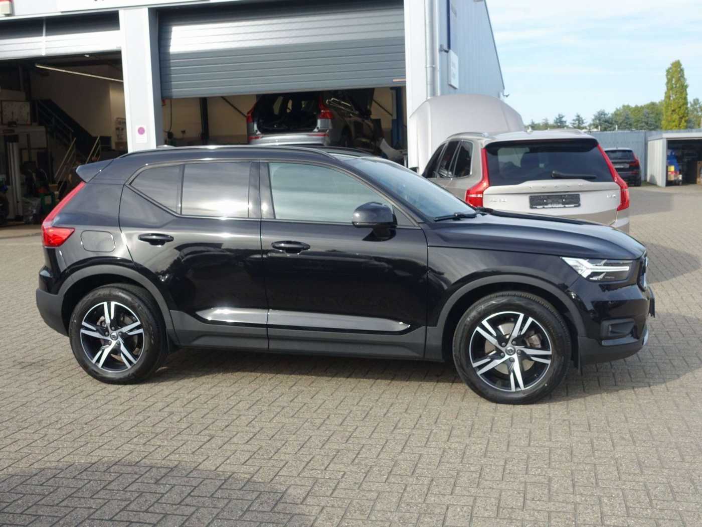 Volvo  D4 AWD R-Design Kamera/H&K/Standheiz. /AHK