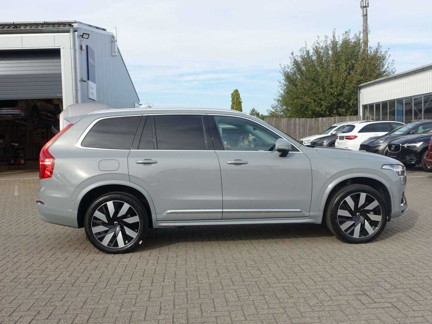 Volvo  T8 Plus Bright AWD HeadUp/Pano/B&W/AHK/Four