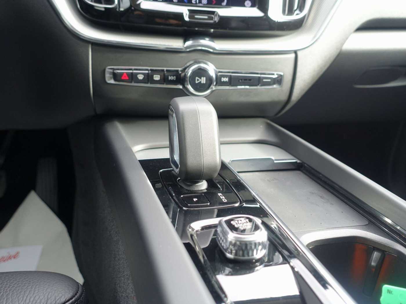 Volvo  T6 AWD Plus Bright HEICO-Umbau/Pano/BLIS