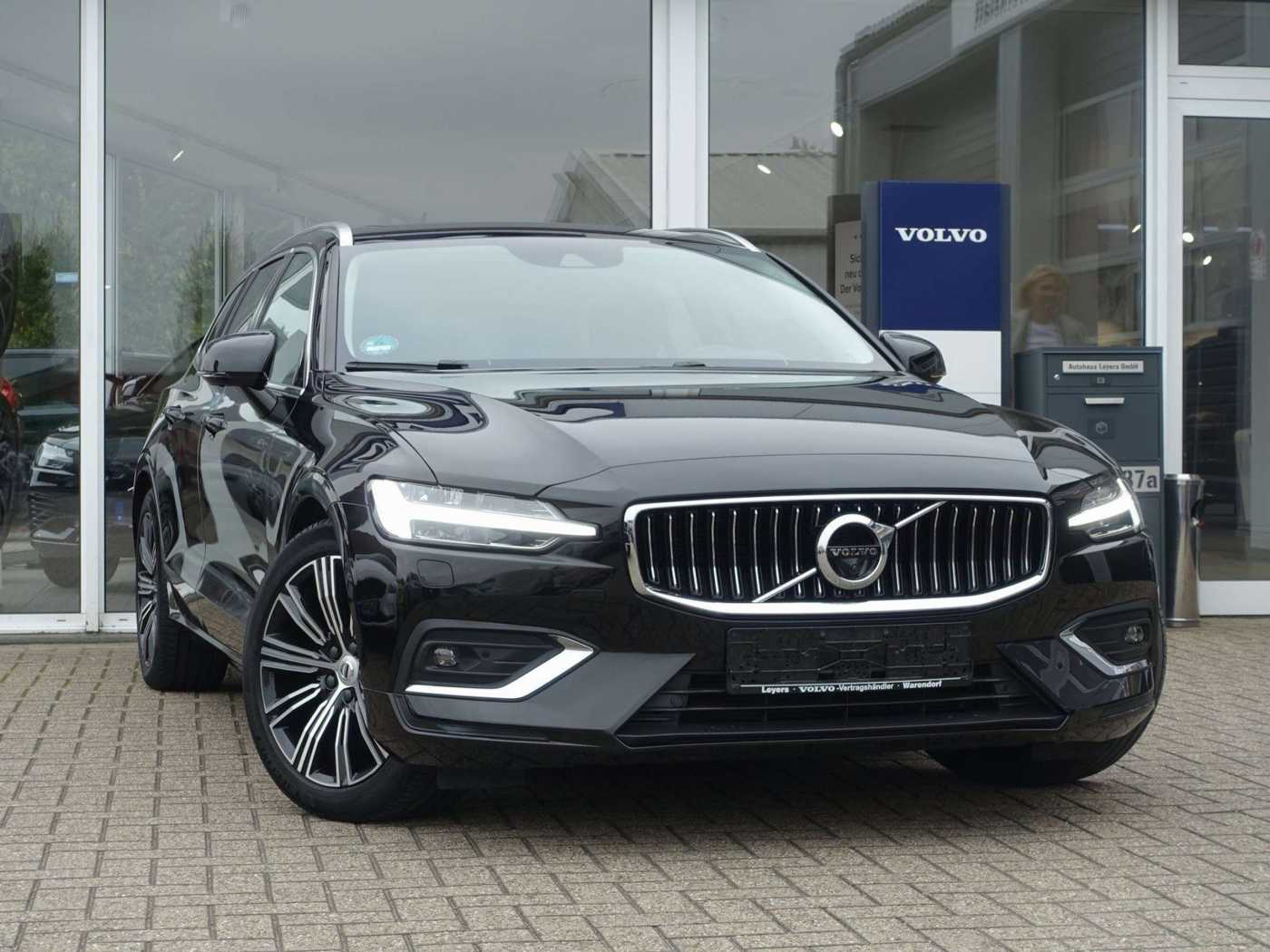 Volvo  B4 Mild-Hybrid Benzin Inscription/AHK/Pano