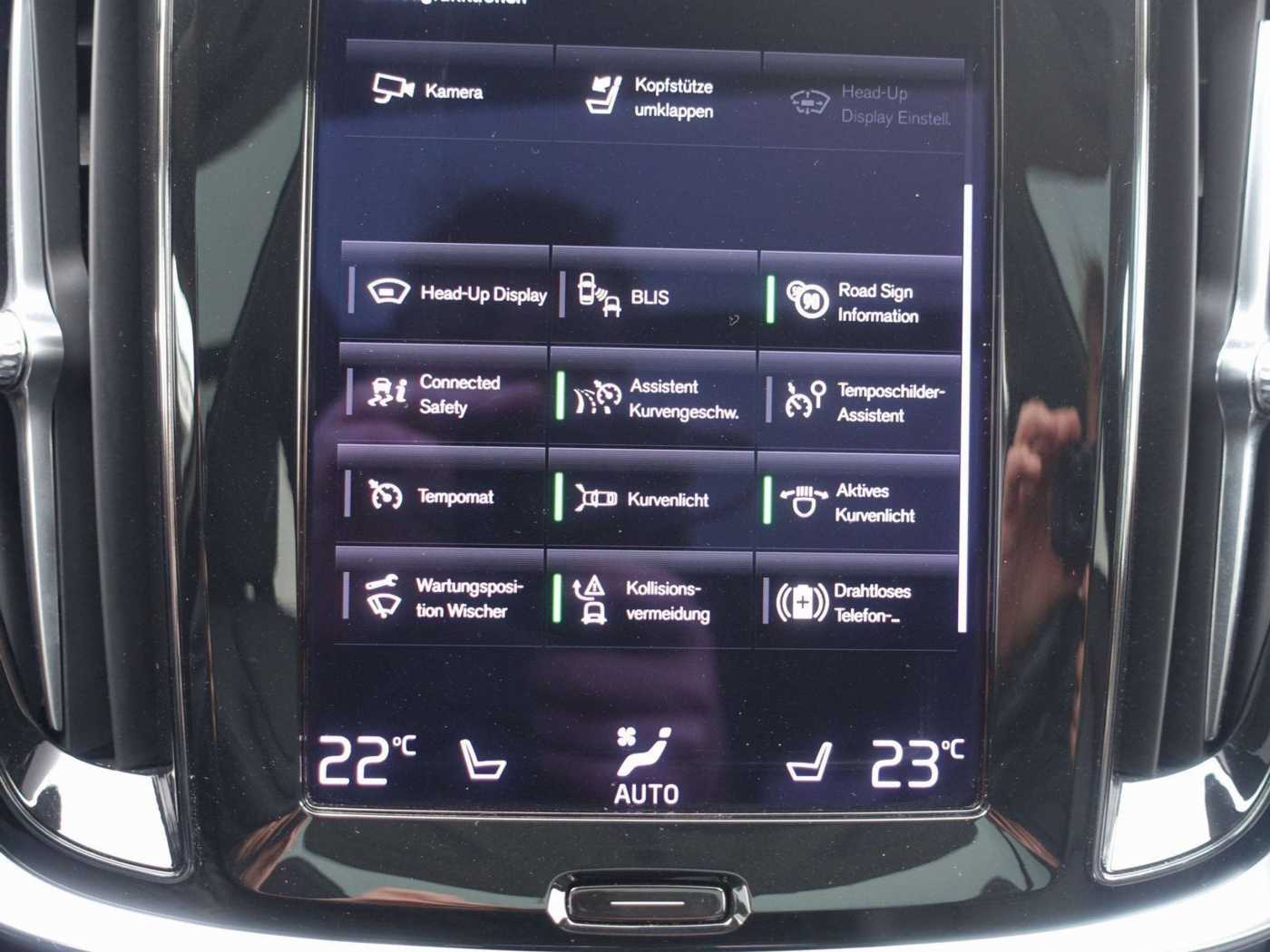 Volvo  B4 Mild-Hybrid Benzin Inscription/AHK/Pano