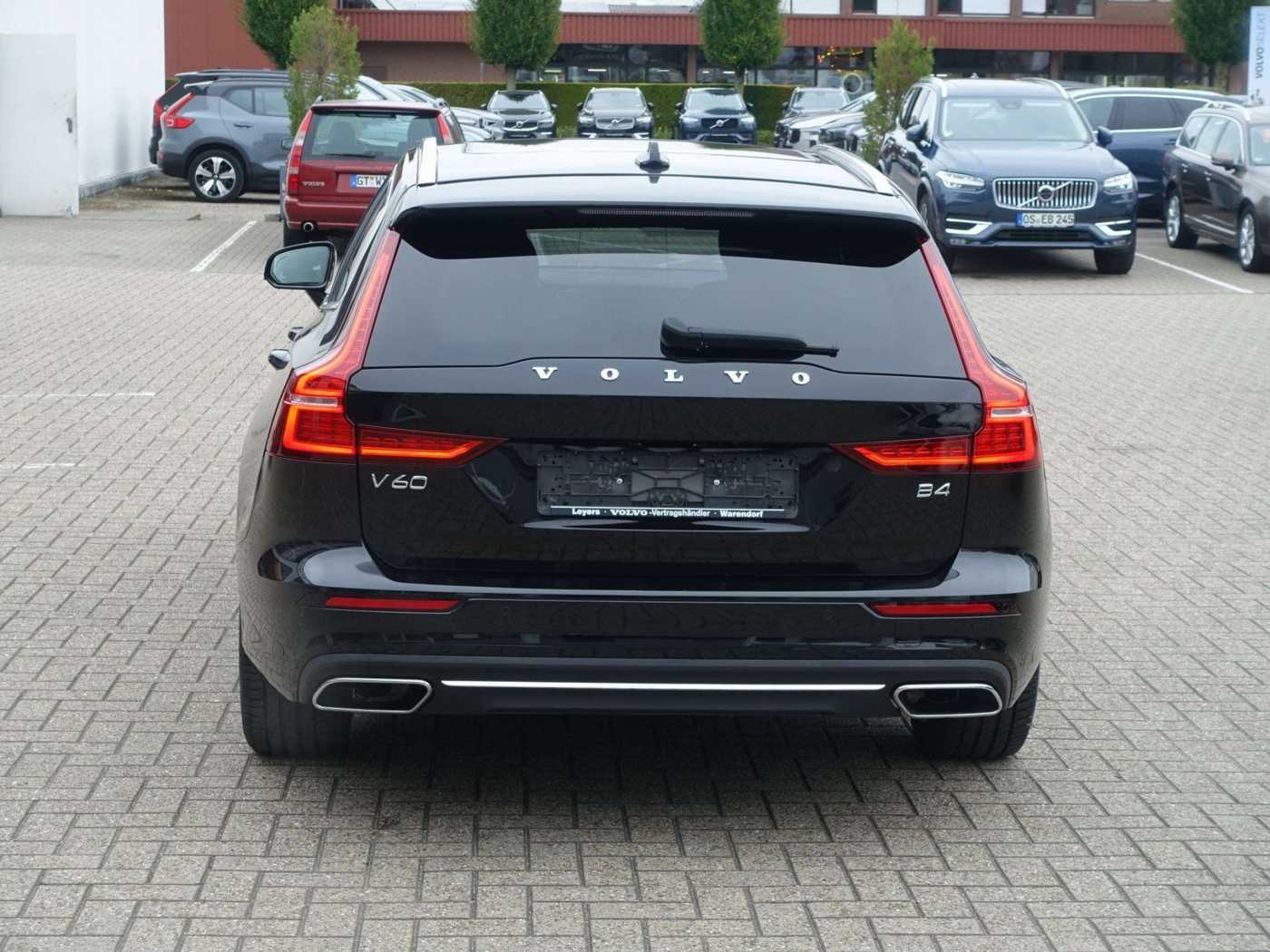 Volvo  B4 Mild-Hybrid Benzin Inscription/AHK/Pano
