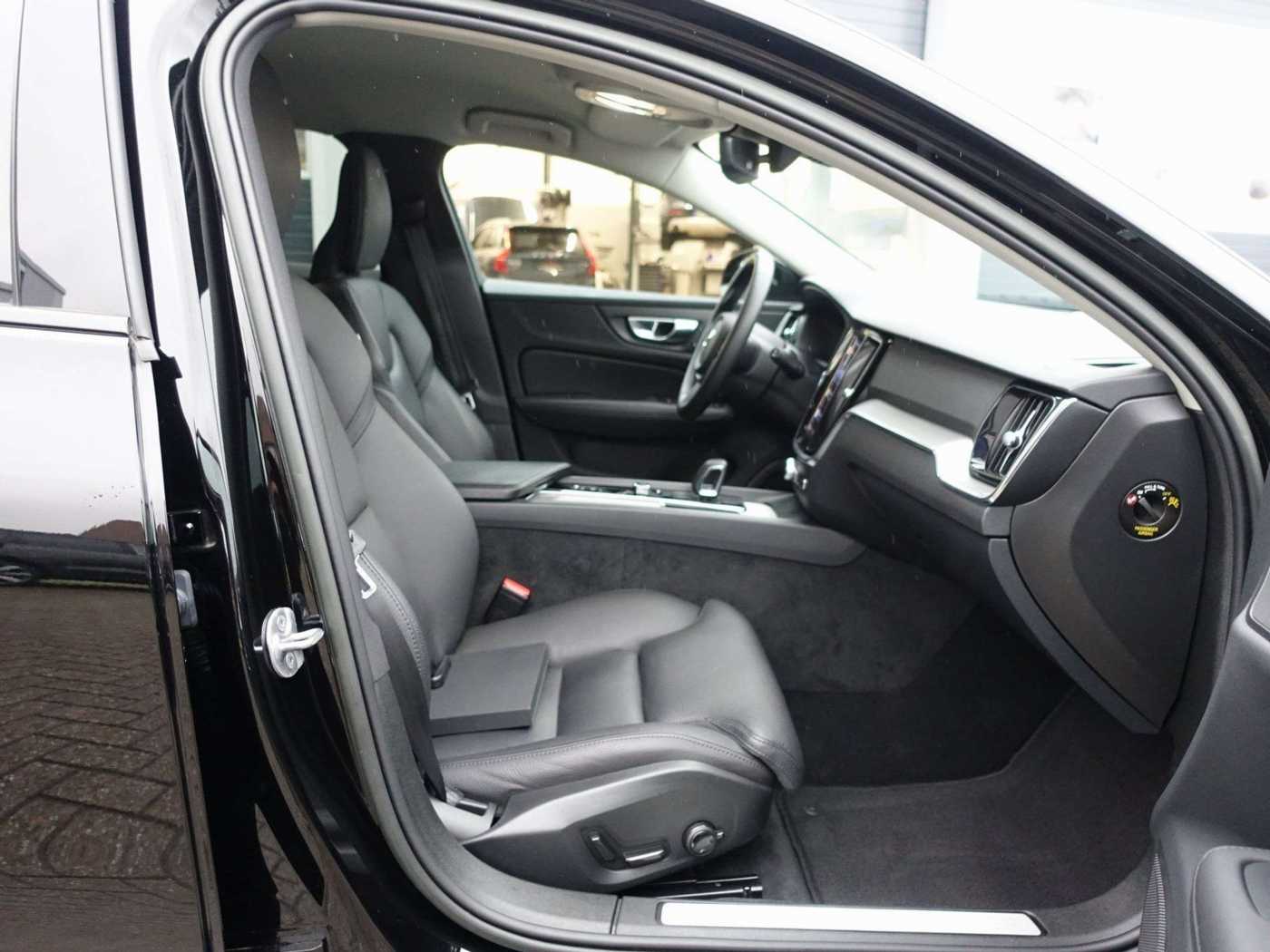 Volvo  V60 B4 Diesel Cross Country Plus/AHK/Kamera/BLIS