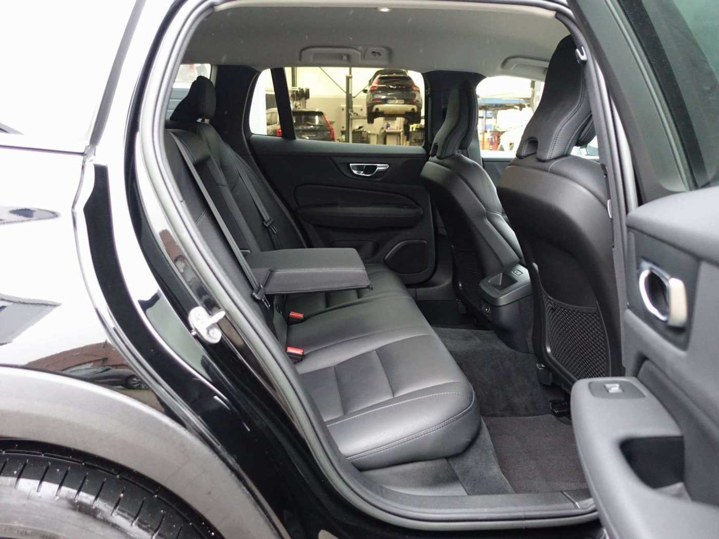 Volvo  V60 B4 Diesel Cross Country Plus/AHK/Kamera/BLIS
