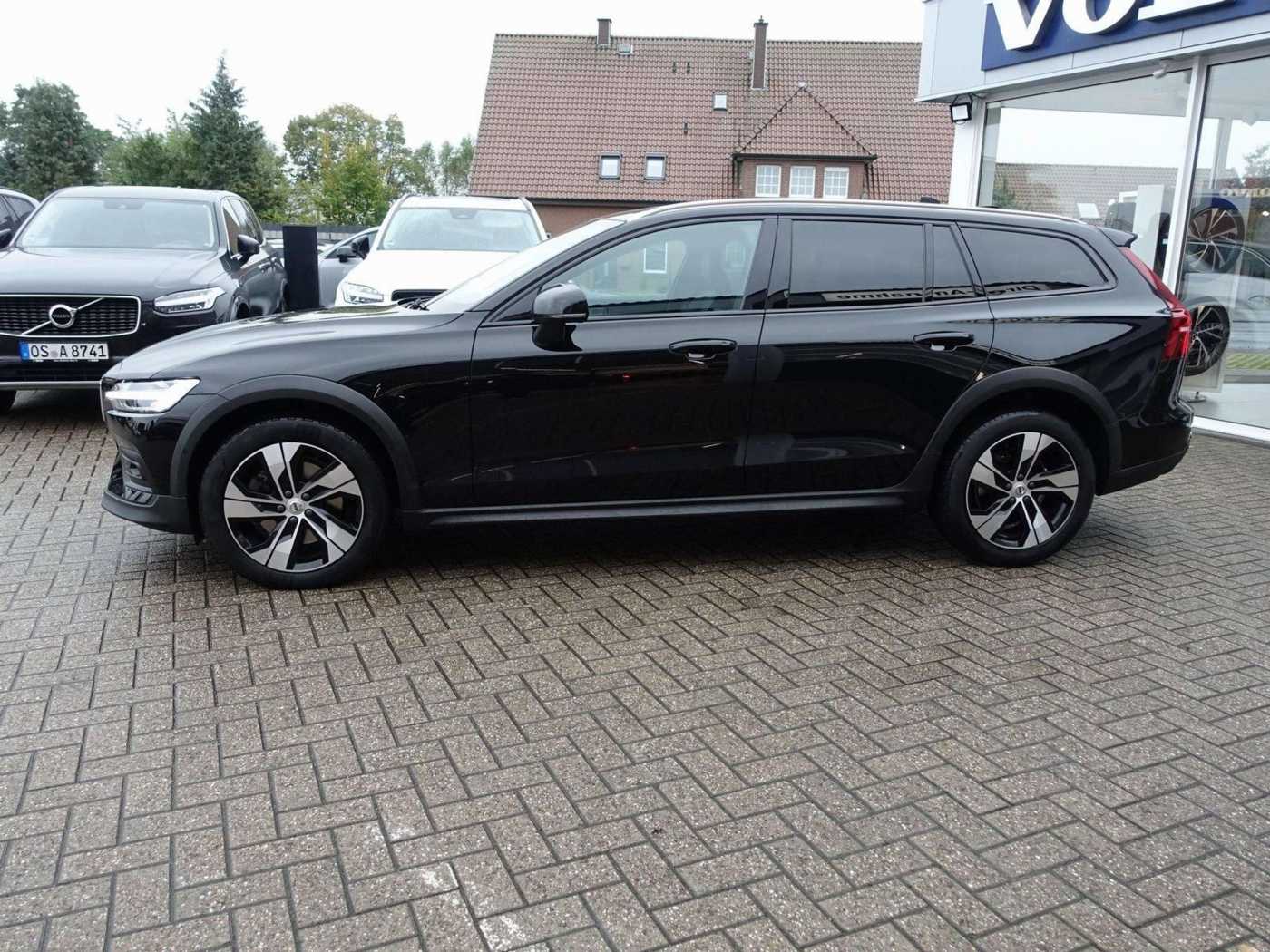 Volvo  V60 B4 Diesel Cross Country Plus/AHK/Kamera/BLIS