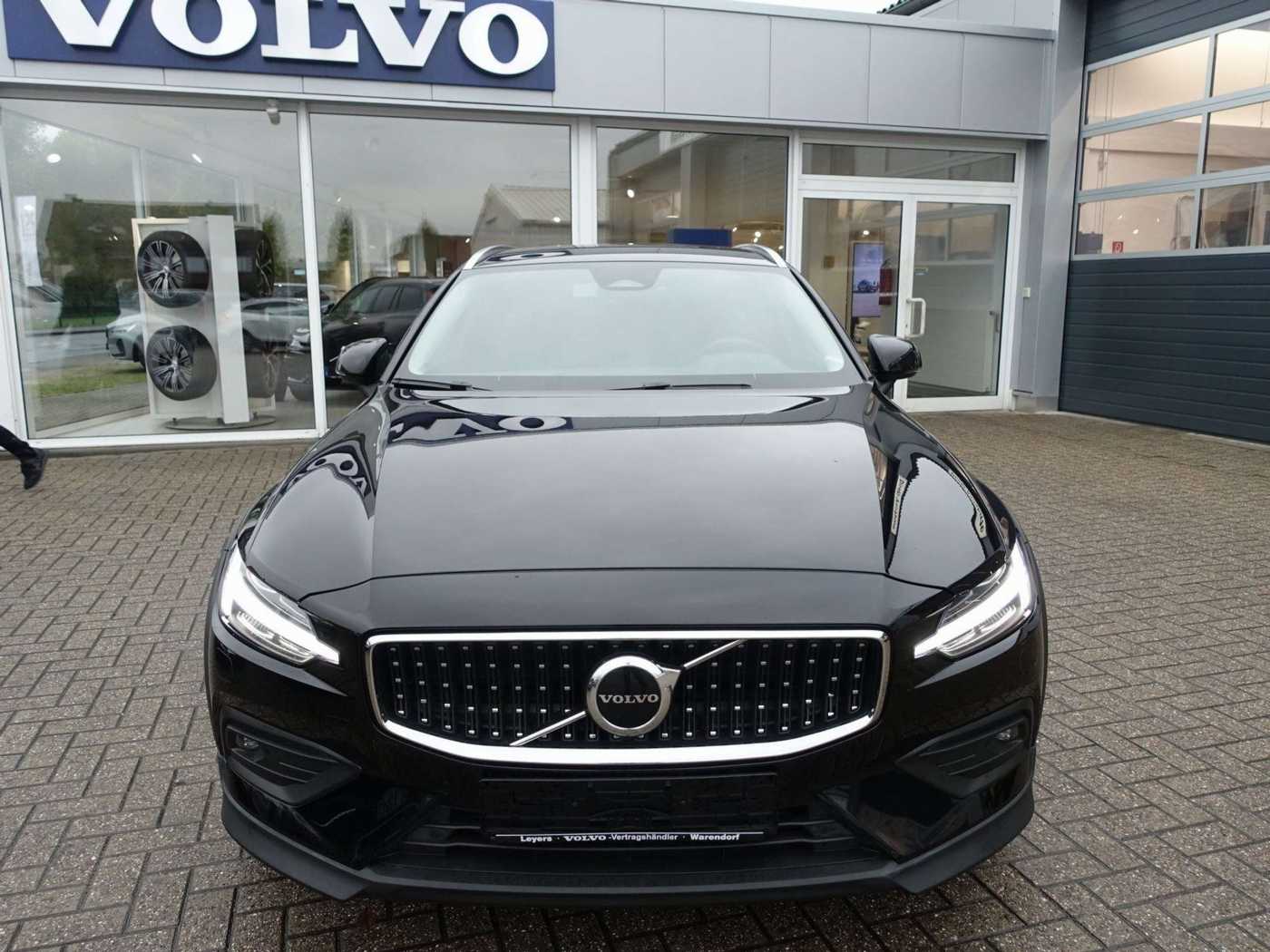 Volvo  V60 B4 Diesel Cross Country Plus/AHK/Kamera/BLIS