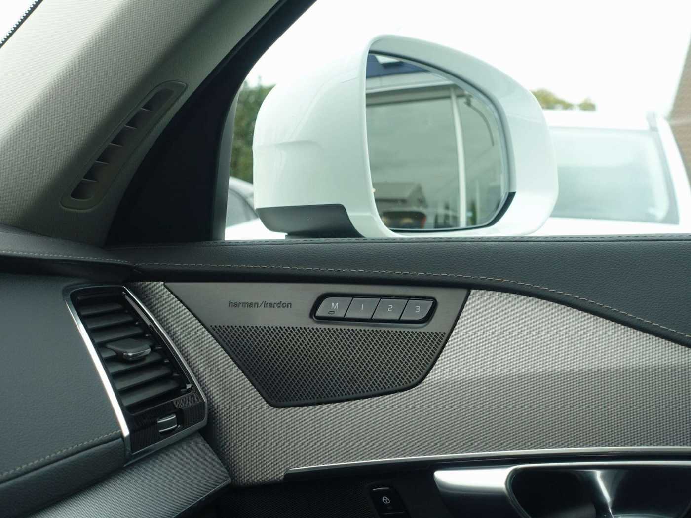 Volvo  Plus, T8 AWD Plug-in Hybrid/360°/HeadUP/BLS