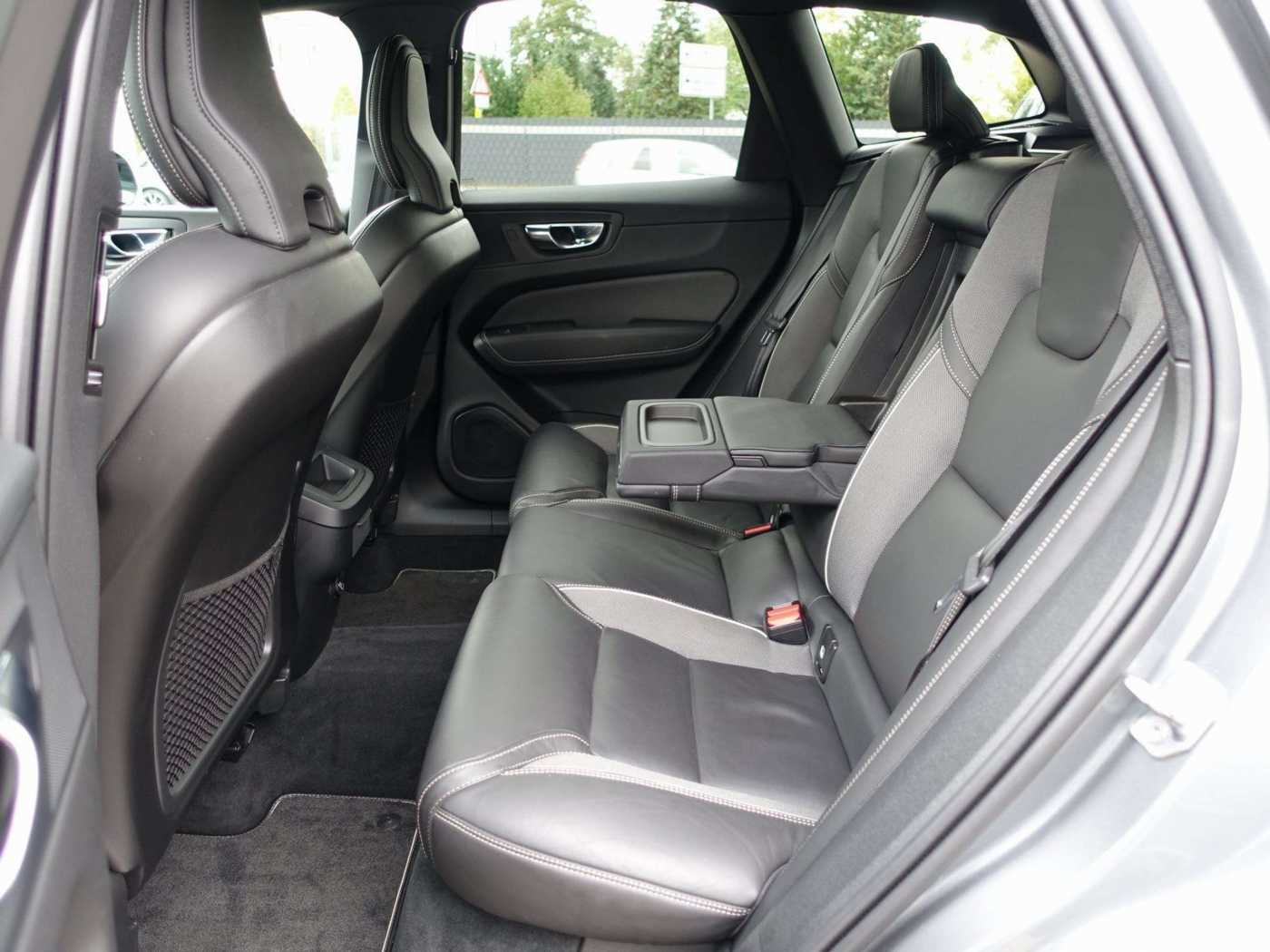 Volvo  D4 DPF 2WD R Design Kamera/BLIS/Harman