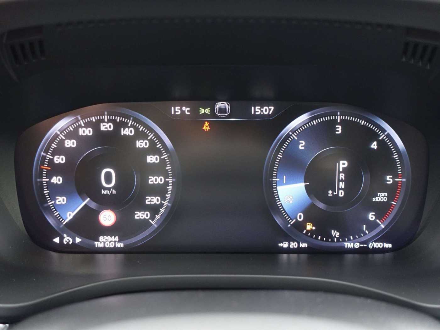 Volvo  D4 DPF 2WD R Design Kamera/BLIS/Harman