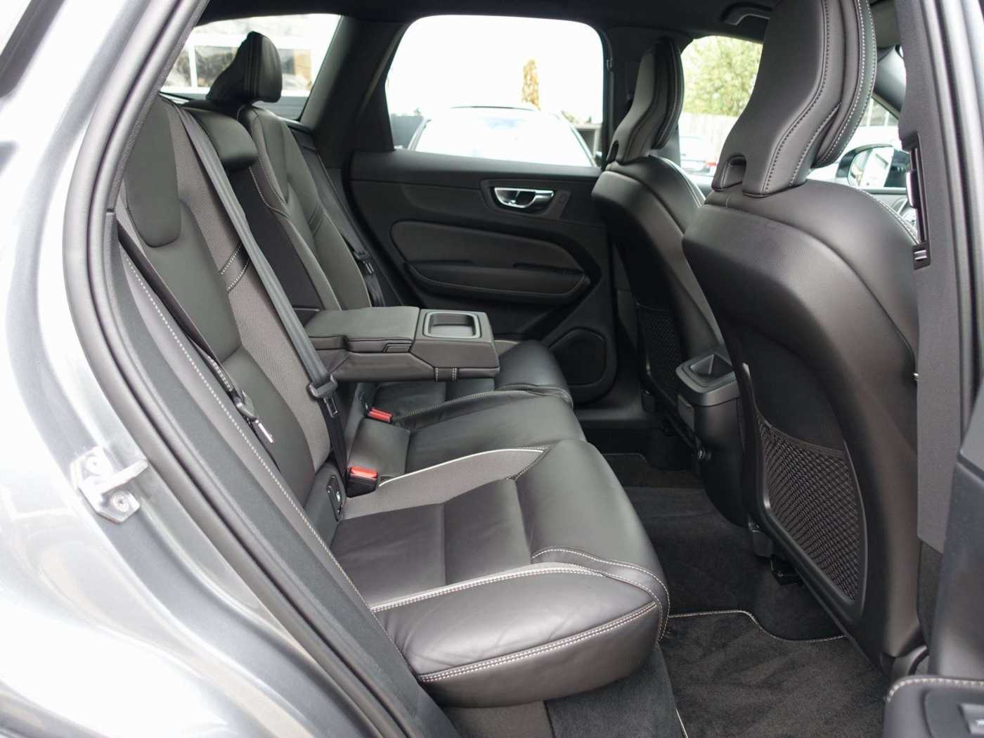 Volvo  D4 DPF 2WD R Design Kamera/BLIS/Harman