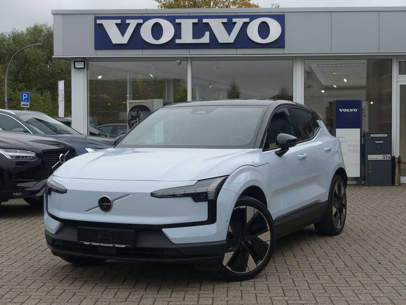 Volvo  Single Motor Extended Range Ultra/BLIS/Pano