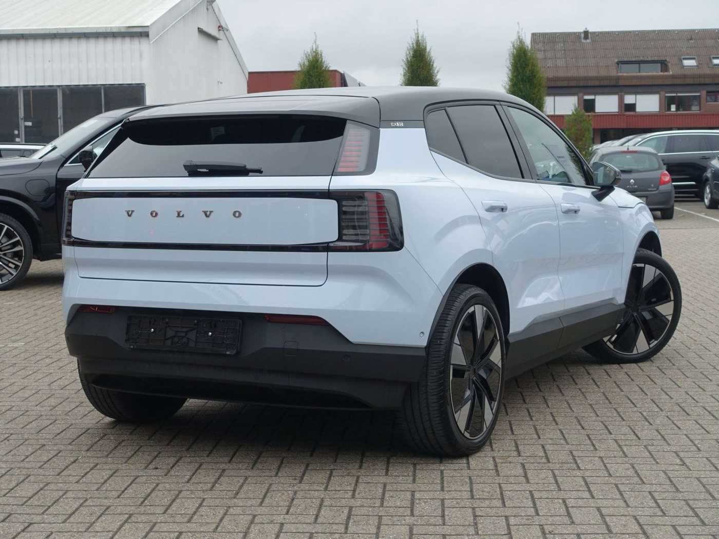 Volvo  Single Motor Extended Range Ultra/BLIS/Pano