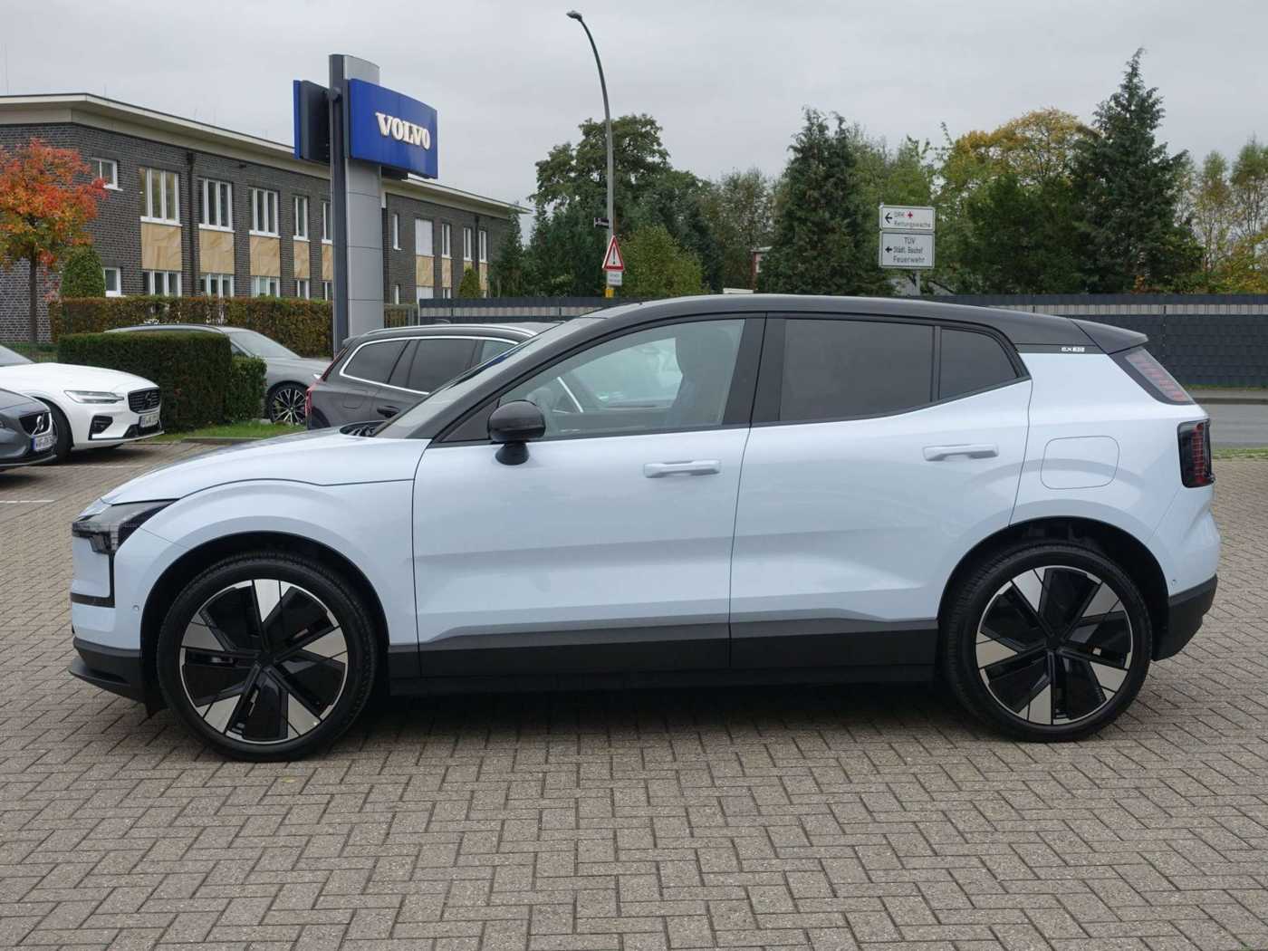 Volvo  Single Motor Extended Range Ultra/BLIS/Pano