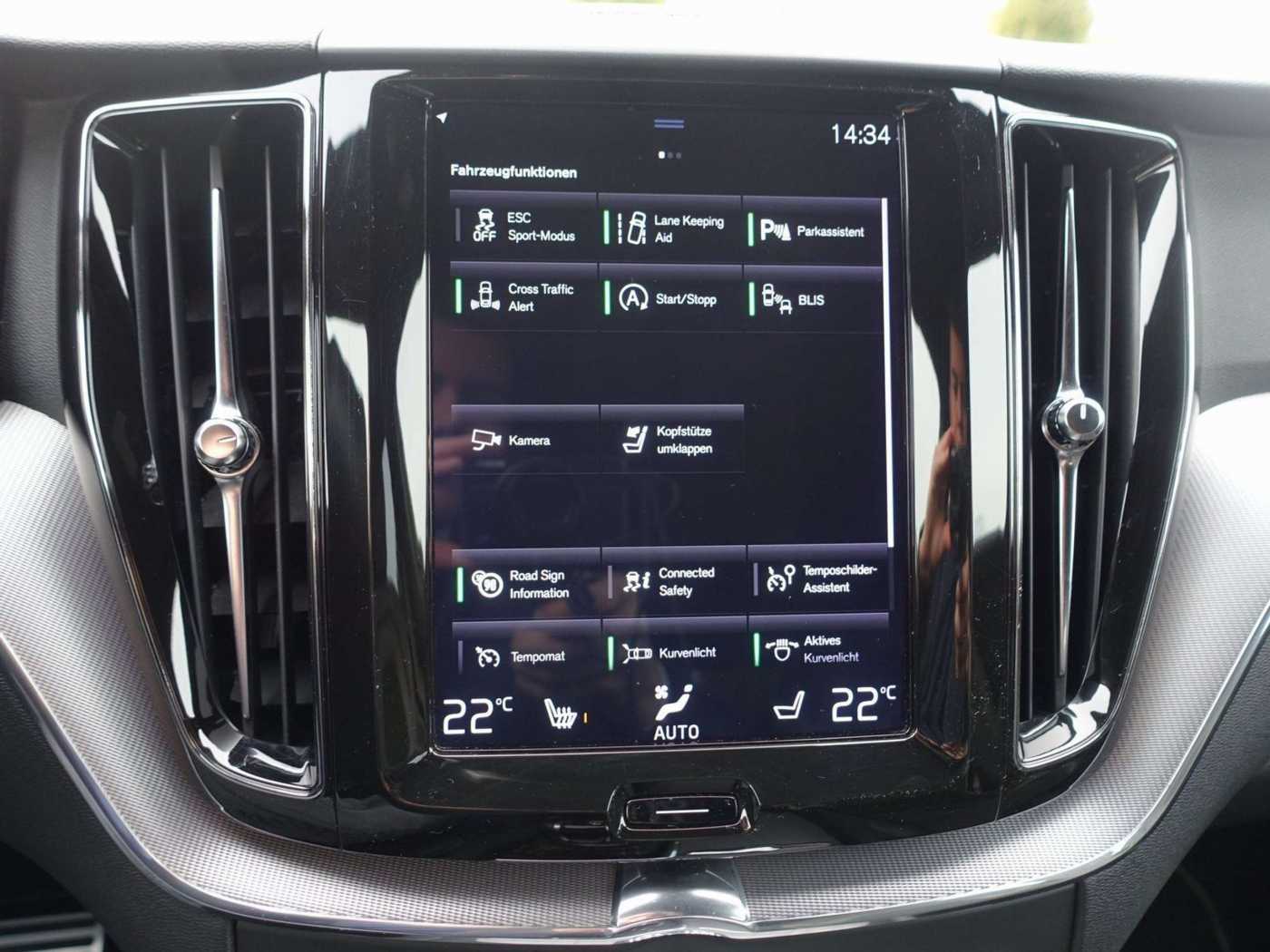 Volvo  D5 AWD R Design Kamera/VOLL-LED/BLIS/