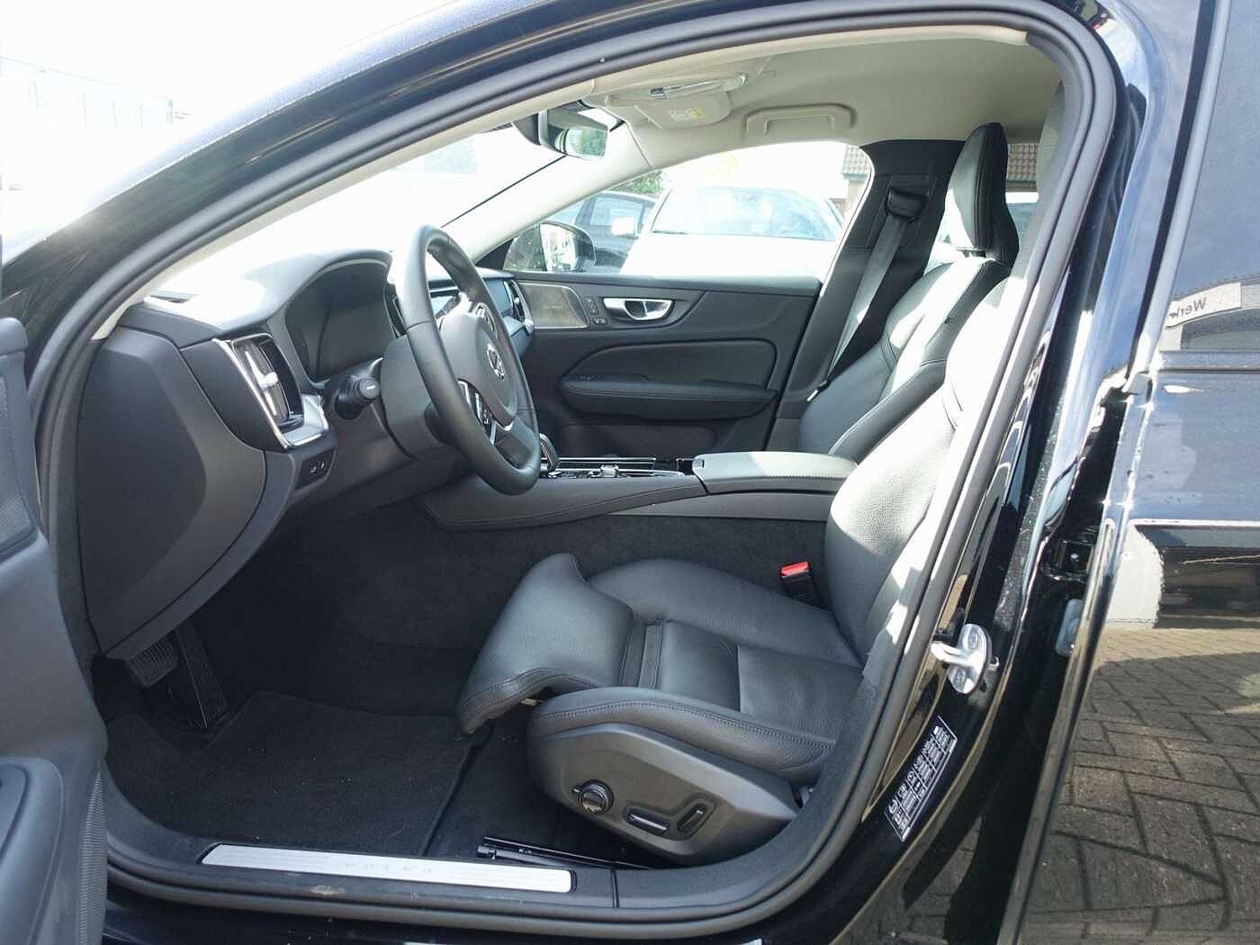 Volvo  Plus Dark T6 AWD Plug-in Hybrid/BLIS/360/H&K