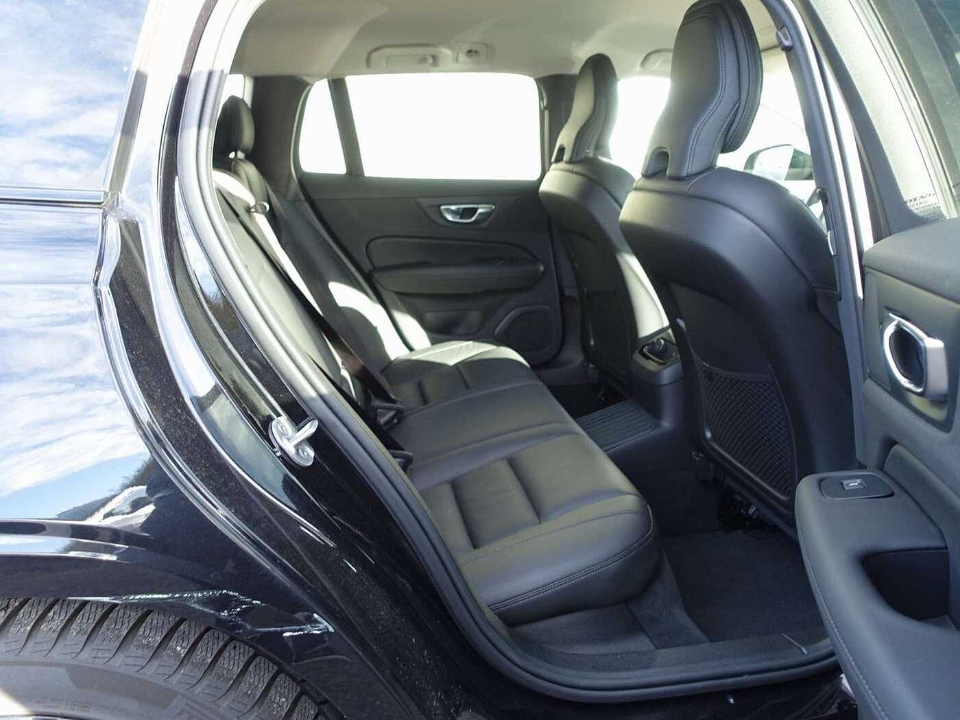 Volvo  Plus Dark T6 AWD Plug-in Hybrid/BLIS/360/H&K