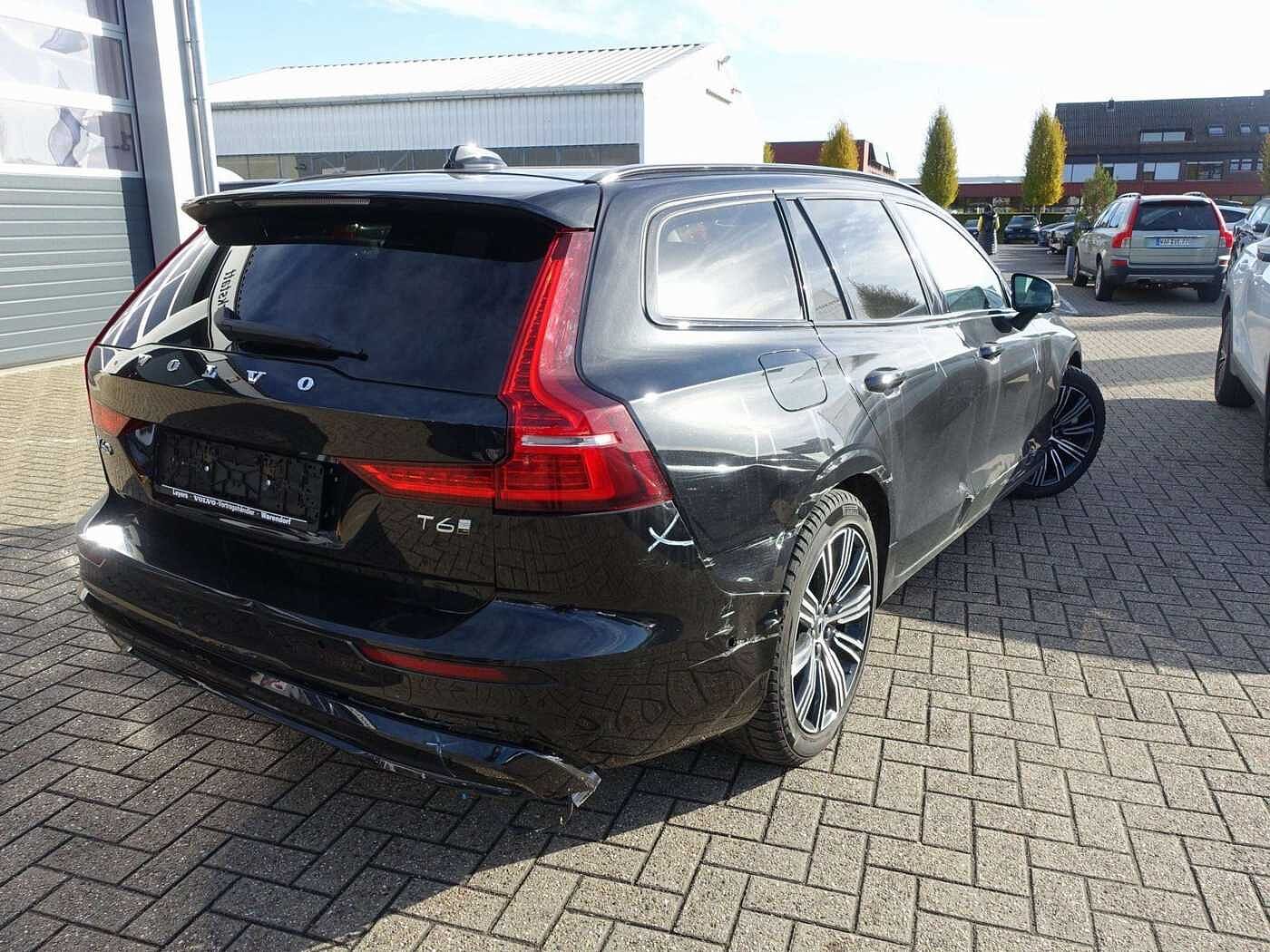 Volvo  Plus Dark T6 AWD Plug-in Hybrid/BLIS/360/H&K