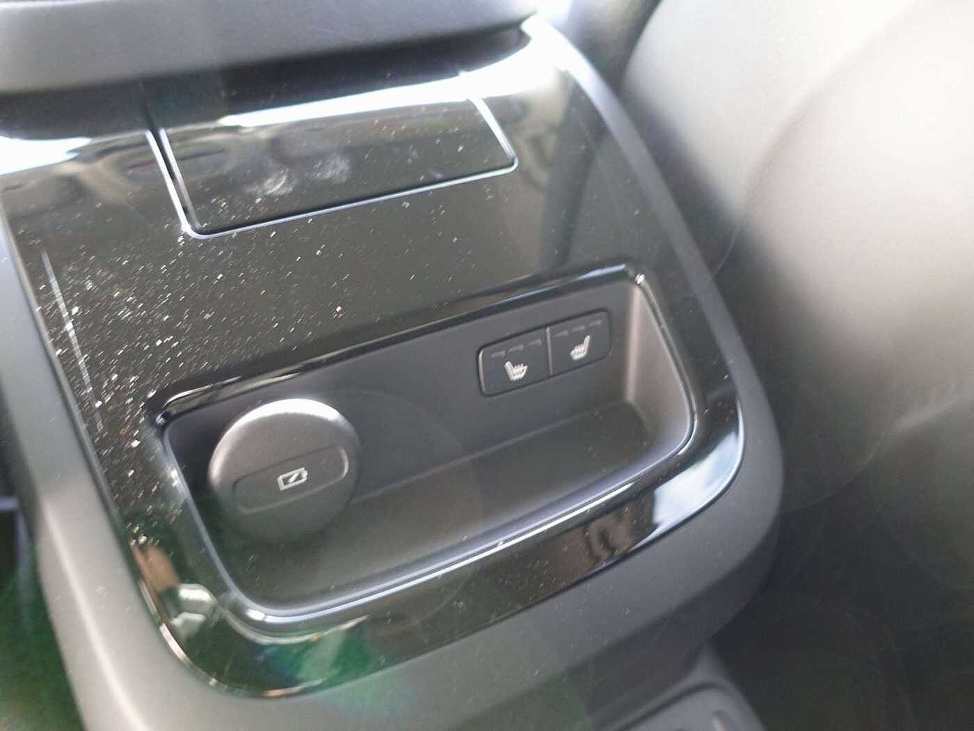 Volvo  Plus Dark T6 AWD Plug-in Hybrid/BLIS/360/H&K