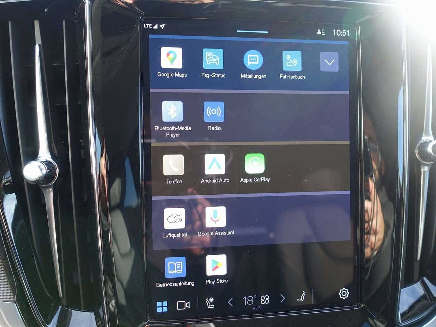 Volvo  Plus Dark T6 AWD Plug-in Hybrid/BLIS/360/H&K