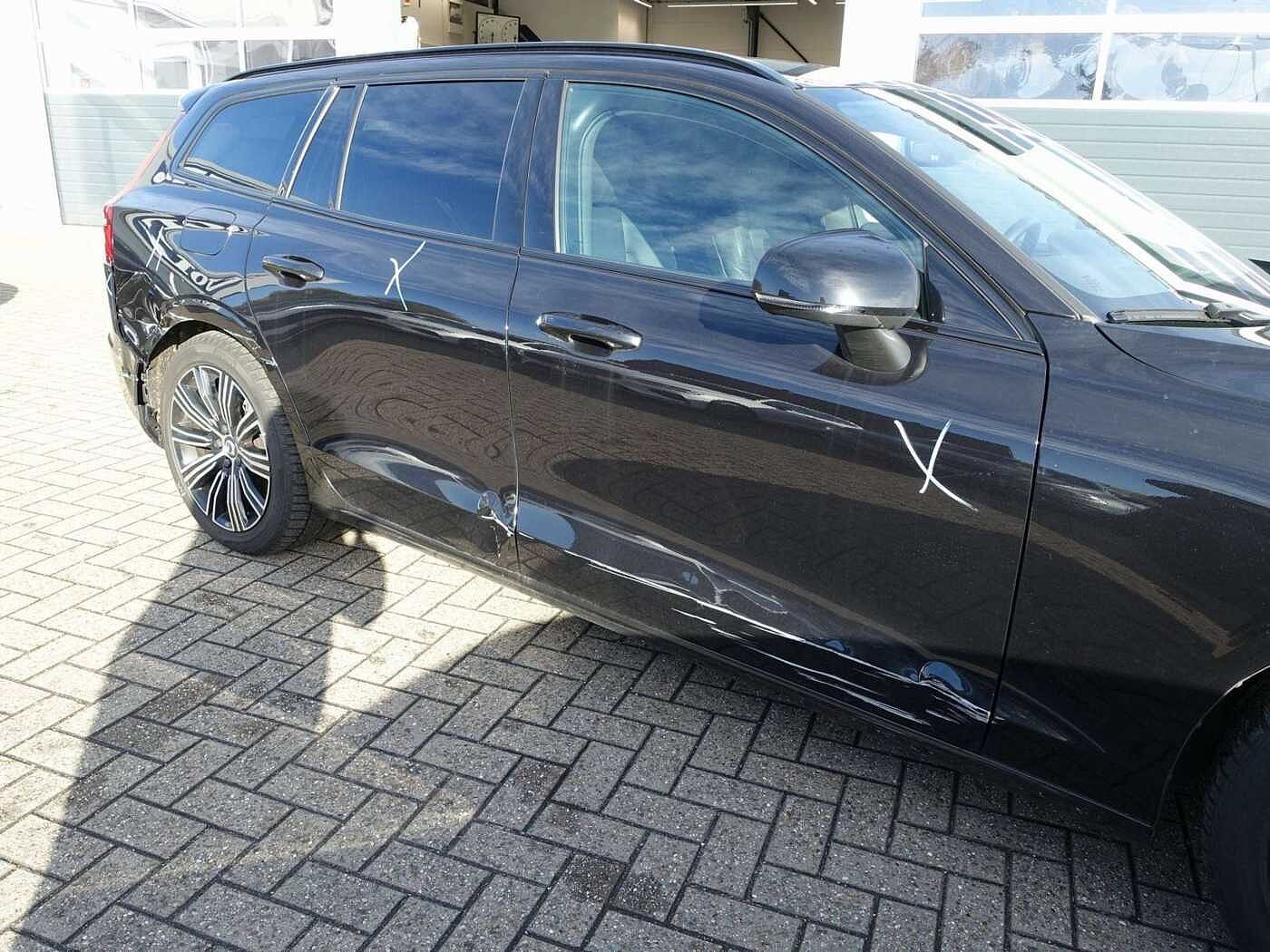 Volvo  Plus Dark T6 AWD Plug-in Hybrid/BLIS/360/H&K