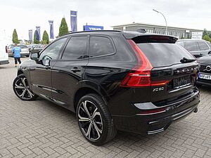 Volvo  Plus B4 Mild-Hybrid/Dark/AHK/FourC/360°/BLS