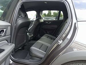 Volvo  V60 B4 AWD Cross Country Plus/Kamera/H&K/Memory