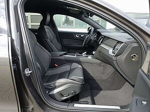 Volvo  V60 B4 AWD Cross Country Plus/Kamera/H&K/Memory