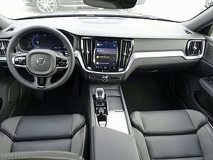 Volvo  V60 B4 AWD Cross Country Plus/Kamera/H&K/Memory