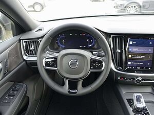 Volvo  V60 B4 AWD Cross Country Plus/Kamera/H&K/Memory