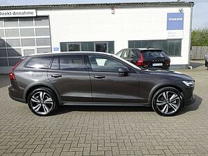 Volvo  V60 B4 AWD Cross Country Plus/Kamera/H&K/Memory