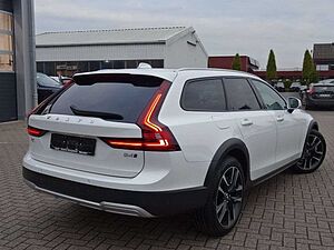 Volvo  Ultimate B4 AWD HUD/PANO/BLIS