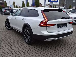 Volvo  Ultimate B4 AWD HUD/PANO/BLIS