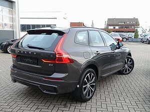 Volvo  Plus B4 Dark/Pano/Kamera/H&K/BLIS/Memory