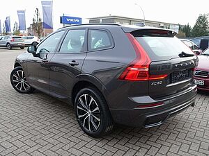 Volvo  Plus B4 Dark/Pano/Kamera/H&K/BLIS/Memory