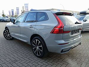 Volvo  Plus B4 Mild-Hybrid Dark PANO/STANDHZG/BLIS