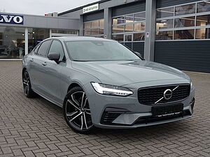 Volvo  Recharge Ultimate Dark T8 AWD B&W/HUD/Four-C