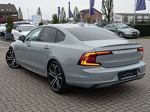 Volvo  Recharge Ultimate Dark T8 AWD B&W/HUD/Four-C