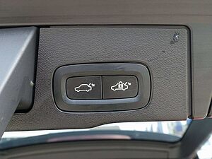 Volvo  Recharge Black Edition Ultimate T8 AWD/360°