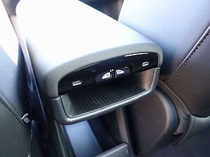 Volvo  Ultra, Twin Motor Performance/H&K/BLIS/360°