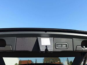 Volvo  Recharge Black Edition Plus T6 AWD/Four-C
