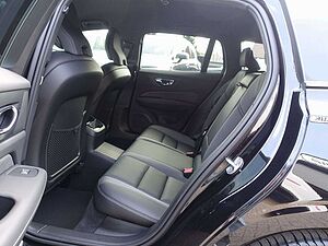 Volvo  Plus Dark T6 AWD/H&K/Kamera/BLIS/Memory