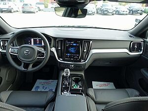 Volvo  Plus Dark T6 AWD/H&K/Kamera/BLIS/Memory
