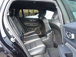 Volvo  Plus Dark T6 AWD/H&K/Kamera/BLIS/Memory