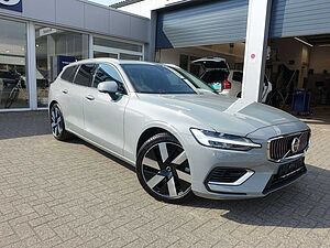 Volvo  Plus T6 AWD/360°/Pano/H&K/BLIS/Memory